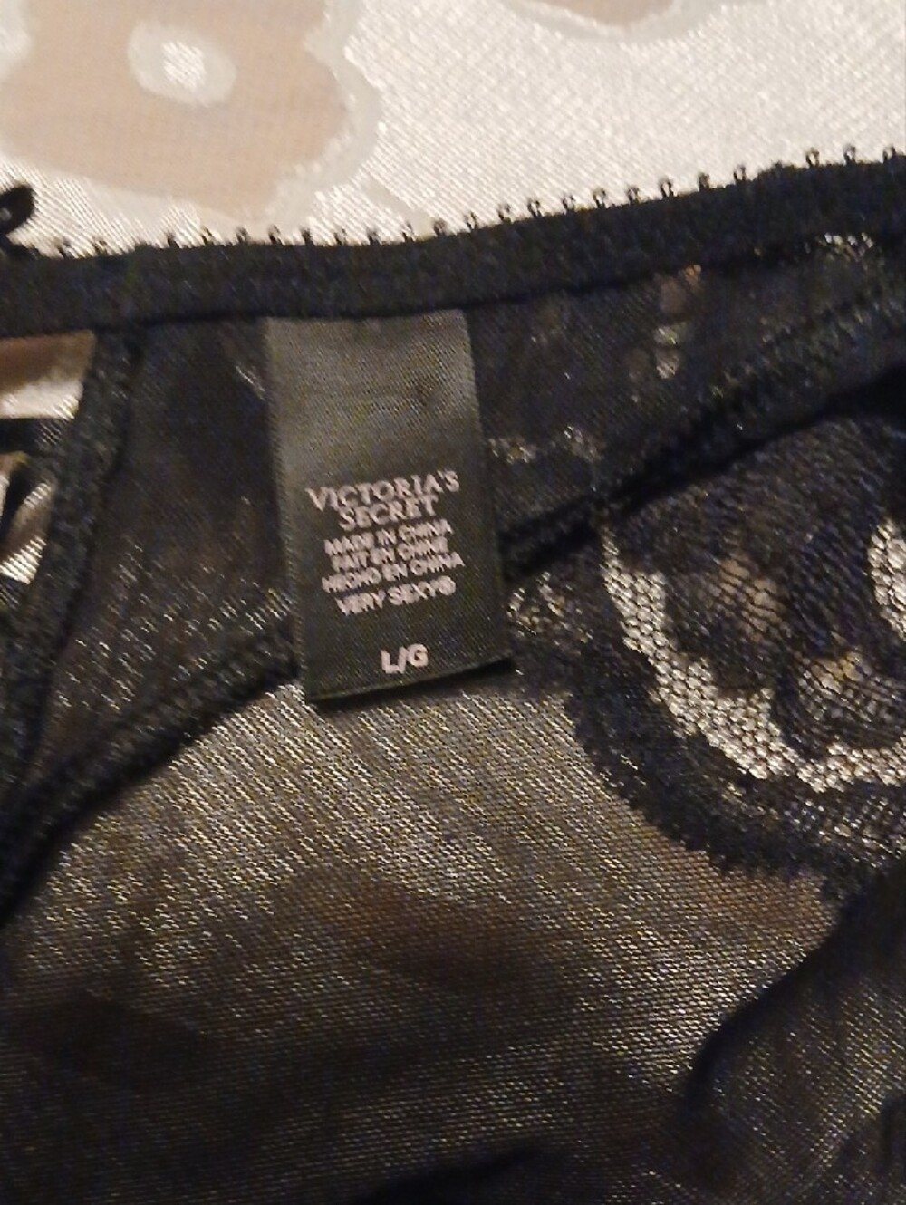 Victorias Secret Black Lace Garter Belt with Gold Underlay - Picture 7 of 7